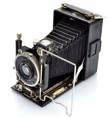 WELTA 6x9cm plate camera with Xenar 4.5F10.5cm